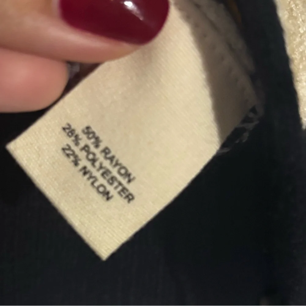 Elegant Cream and Black Women's Cable Knit Jacket - Picture 2 of 2